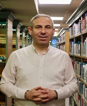 Mezuna Kalmak Her Zaman Daha İyi Bir Seçenek mi?